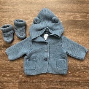 gap bear sweater